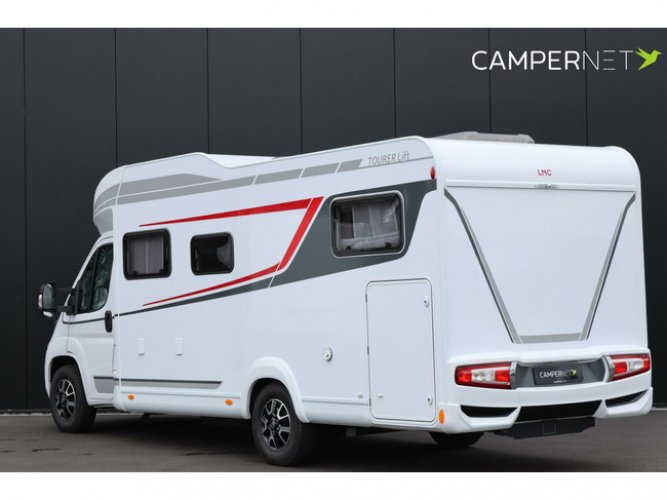 LMC Tourer Lift H730G 140pk | Voorraad voordeel | Winterpakket | Hefbed | Gescheiden Douche |