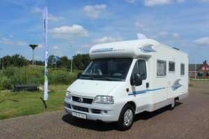 Adria 650 SP Halfintegraal 2.8 JTD 128 pk, Frans-bed, draaibare voor stoelen, zijbankje, halve-dinette, Bj. 2005 Marum (Groningen)