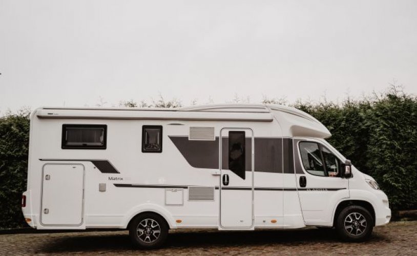Adria Mobil 5 pers. Rent Adria Mobil motorhome in Putten? From € 155 pd - Goboony photo: 0