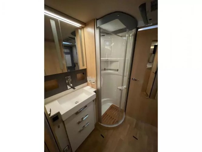 Hymer B ML 880 Levelsysteem  foto: 15