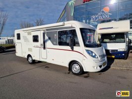 Hymer Exis-i 674 single beds
