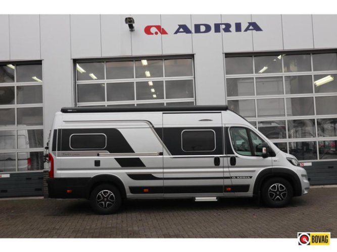 Adria Twin Supreme 640 SLB 9 traps automaat foto: 0