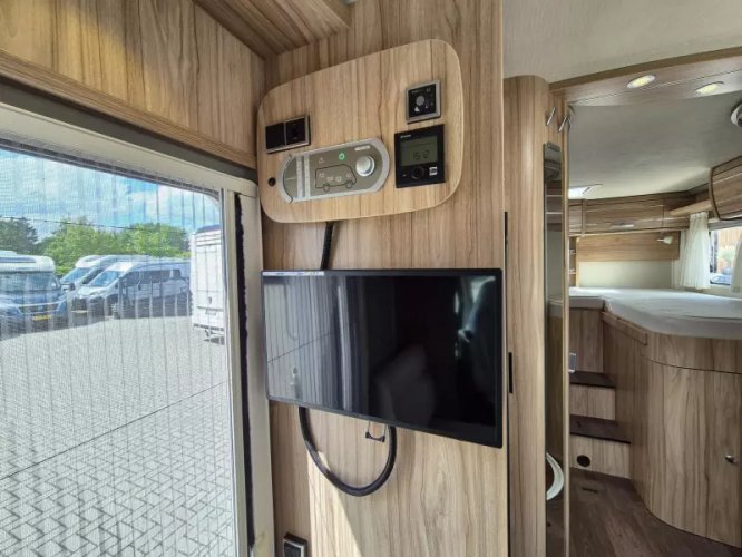 Hymer Tramp 578 T Lengtebedden  foto: 17