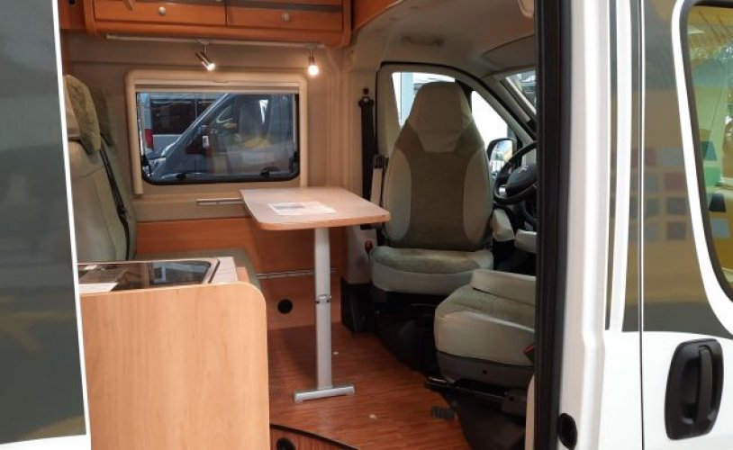 Pössl 4 pers. Rent a Pössl motorhome in Amsterdam? From € 132 pd - Goboony photo: 1