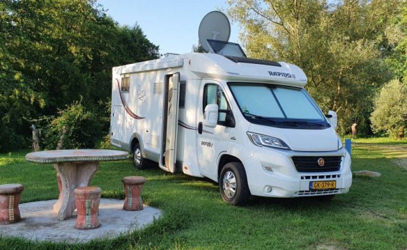 Rapido 2 pers. Louer un camping-car Rapido à Zwolle? À partir de 97 € pj - Goboony photo : 1