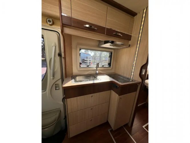 Rapido Fleurette 71 LM Queensbed Hefbed  foto: 10