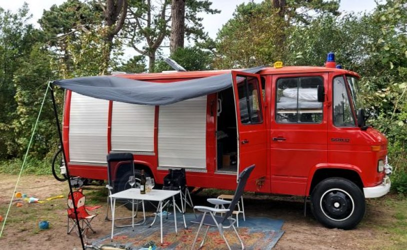 Mercedes Benz 4 pers. Louer un camping-car Mercedes-Benz à Duivendrecht ? À partir de 121 € pj - Goboony photo : 0