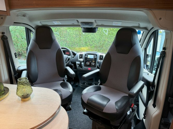 Pössl Globecar Campscout B 640 Hefdak 180 pk AUTOMAAT Euro6 Fiat Ducato Maxi**Lengtebedden/5 slaapplaatsen/Bomvol opties/2e eigenaar/S foto: 20