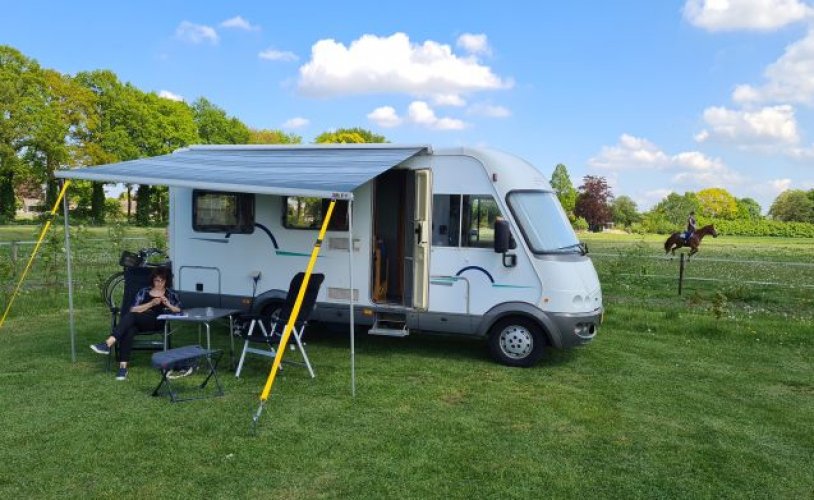 Hymer 4 pers. Rent a Hymer motorhome in Oss? From € 85 pd - Goboony photo: 1