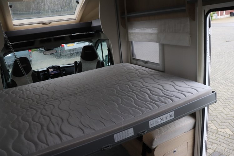 Ruimtewonder Chausson Titanium Vip 640 AUTOMAAT 170 pk elektrische verstelbaar hefbed (70  foto: 29