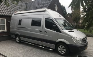 Mercedes Benz 4 pers. Rent a Mercedes-Benz motorhome in Breugel? From € 115 pd - Goboony