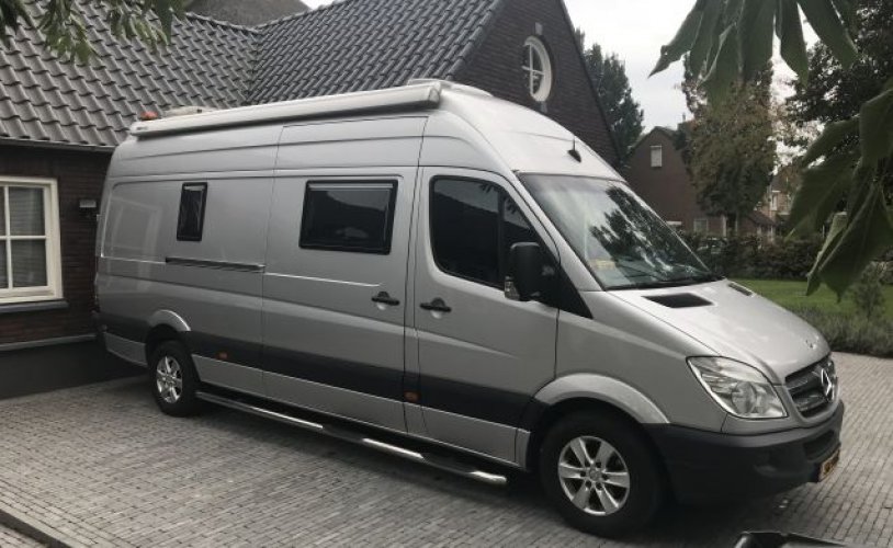Mercedes Benz 4 pers. Rent a Mercedes-Benz motorhome in Breugel? From € 115 pd - Goboony photo: 0