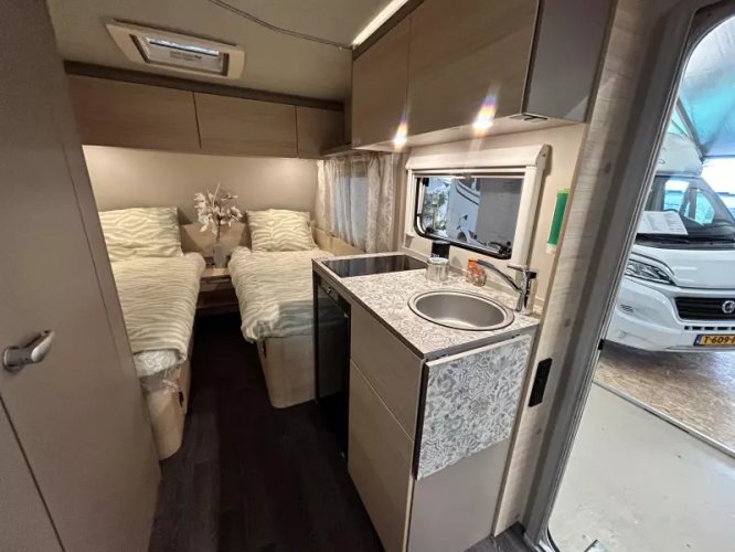 Weinsberg CaraCito 470 EU nu met € 3.000,- korting!  foto: 8