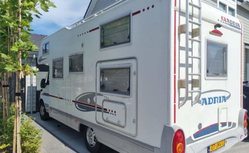 Adria Mobil 7 pers. Do you want to rent an Adria Mobil motorhome in Wierden? From € 108 pd - Goboony photo: 1