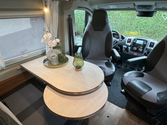 Pössl Globecar Campscout B 640 Hefdak 180 pk AUTOMAAT Euro6 Fiat Ducato Maxi**Lengtebedden/5 slaapplaatsen/Bomvol opties/2e eigenaar/S foto: 18