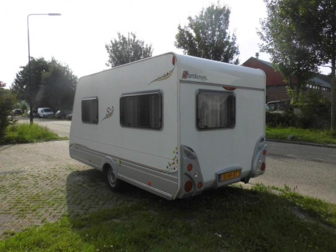 Sterckeman Evolution Comfort 400 CP Met mover en voortent! 