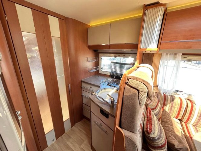 Chausson Welcome 78 EB Queensbed/2011/Airco/7.3m  foto: 13