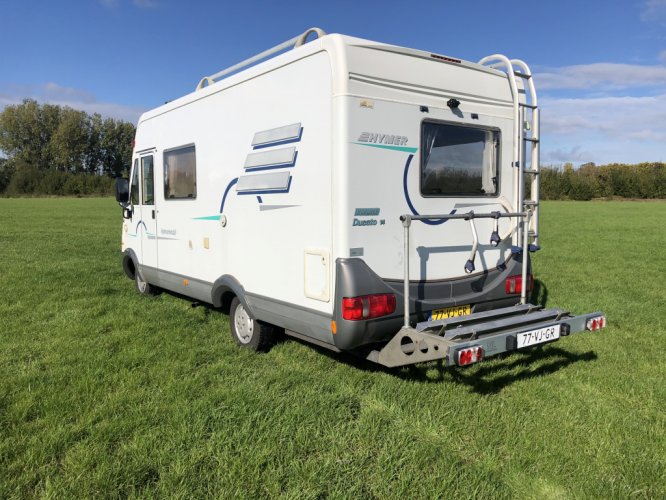 Hymer B574 Airco, Lit fixe et Lit relevable, 4-5 pers photo : 1