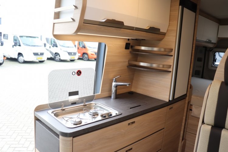 Compacte camperbus Boxstar Street 600 uit de stal van Knaus compact 5.99 m dwarsbed Fiat 140 pk (47  foto: 28