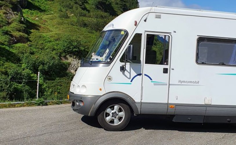 Hymer 4 pers. Rent a Hymer motorhome in Oene? From € 72 pd - Goboony photo: 1