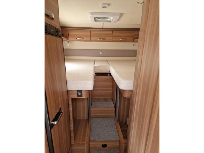 Weinsberg CaraLoft 650enkele bedden aut  foto: 6