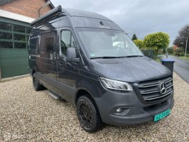 Hymer Grand Canyon S 4x4 Look Mercedes Sprinter 190-PK Automaat RWD Buscamper met vast & Hefbed Zeldzaam mooie Camper!