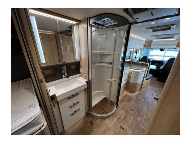 Hymer B ML 880 Zonder hefbed, vol opties  foto: 10